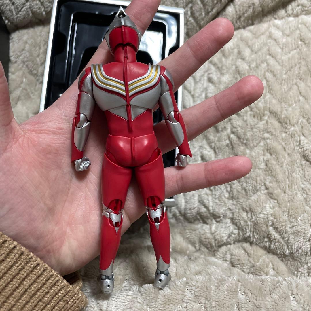 中国代理版真骨彫製法 ウルトラマンティガ パワータイプ　初期の傷があります