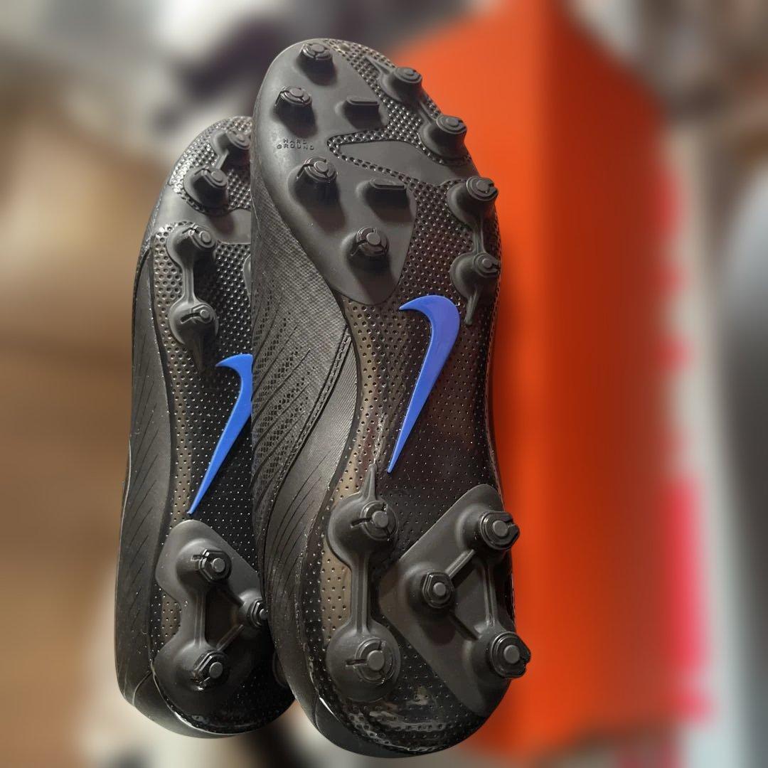 新品タグ付Nike ファントムGX 2アカデミーH G ￼黒サッカースパイク