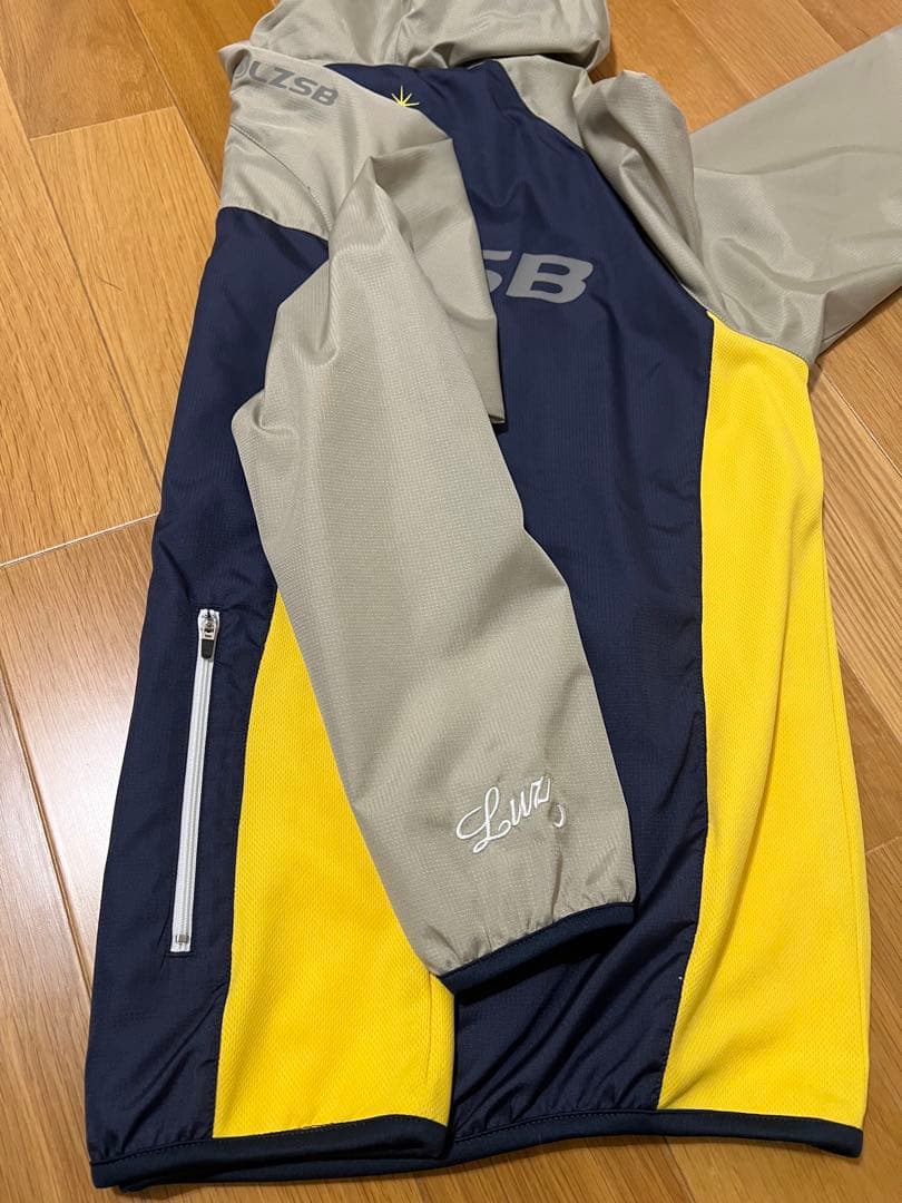 激レア　ルースイソンブラ　RODA別注 ピステ・ウィンドブレーカー M