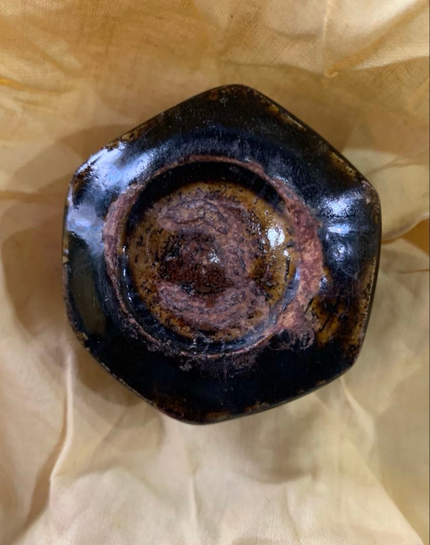 希少　古瀬戸　鉄釉　六角盃　輪陶枕痕