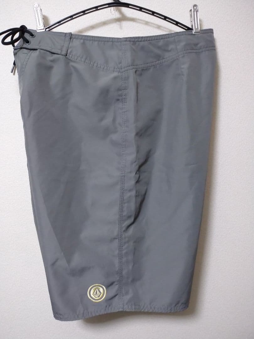 値下げ ☆ VOLCOM 水着 サーフパンツ 30 グレー
