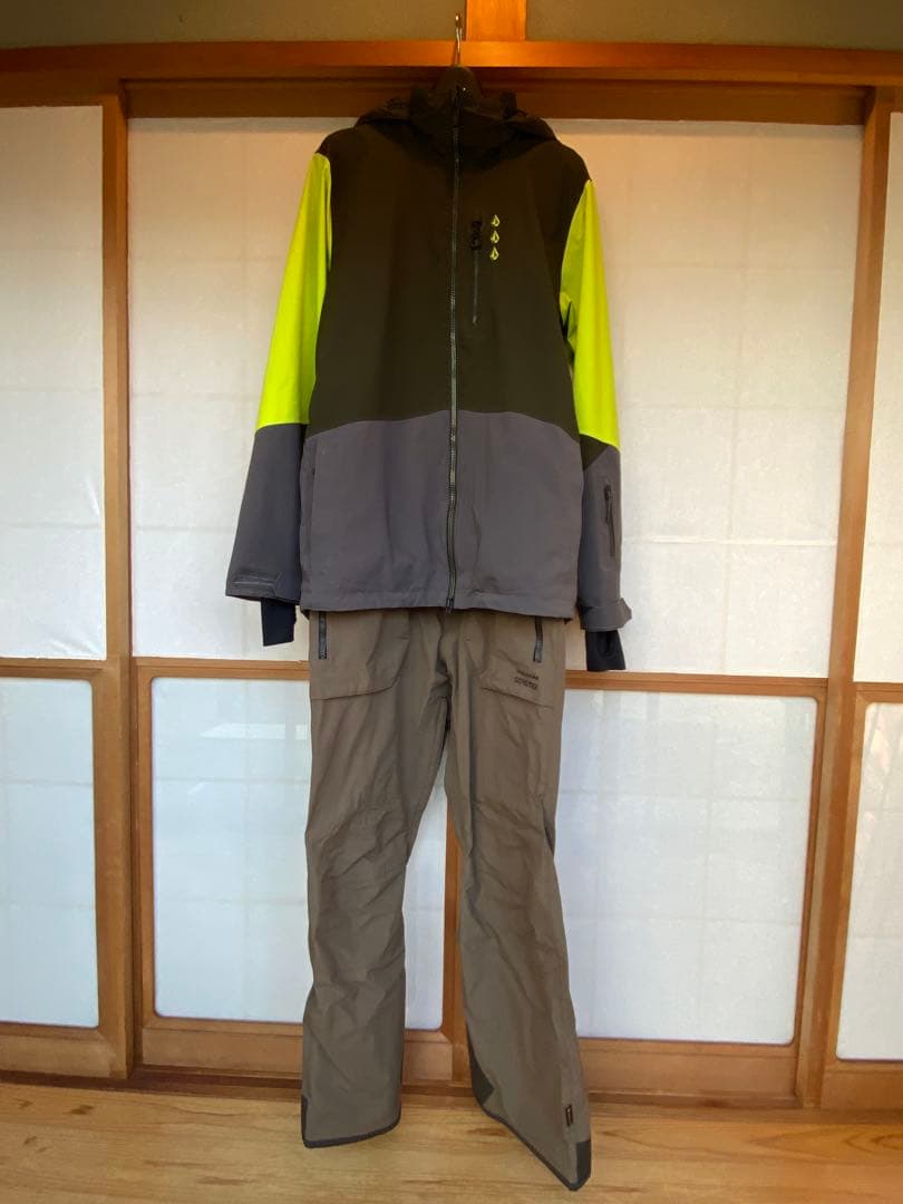 送料無料 国内正規品VOLCOM ゴアテックス ジャケット/ビブパンツ上下セット