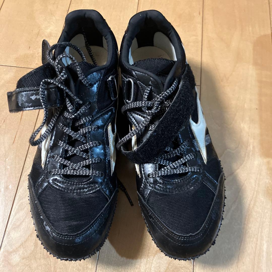 高跳び用スパイク。 Mizuno ブラック スパイクシューズ ピンの長さ　7㍉