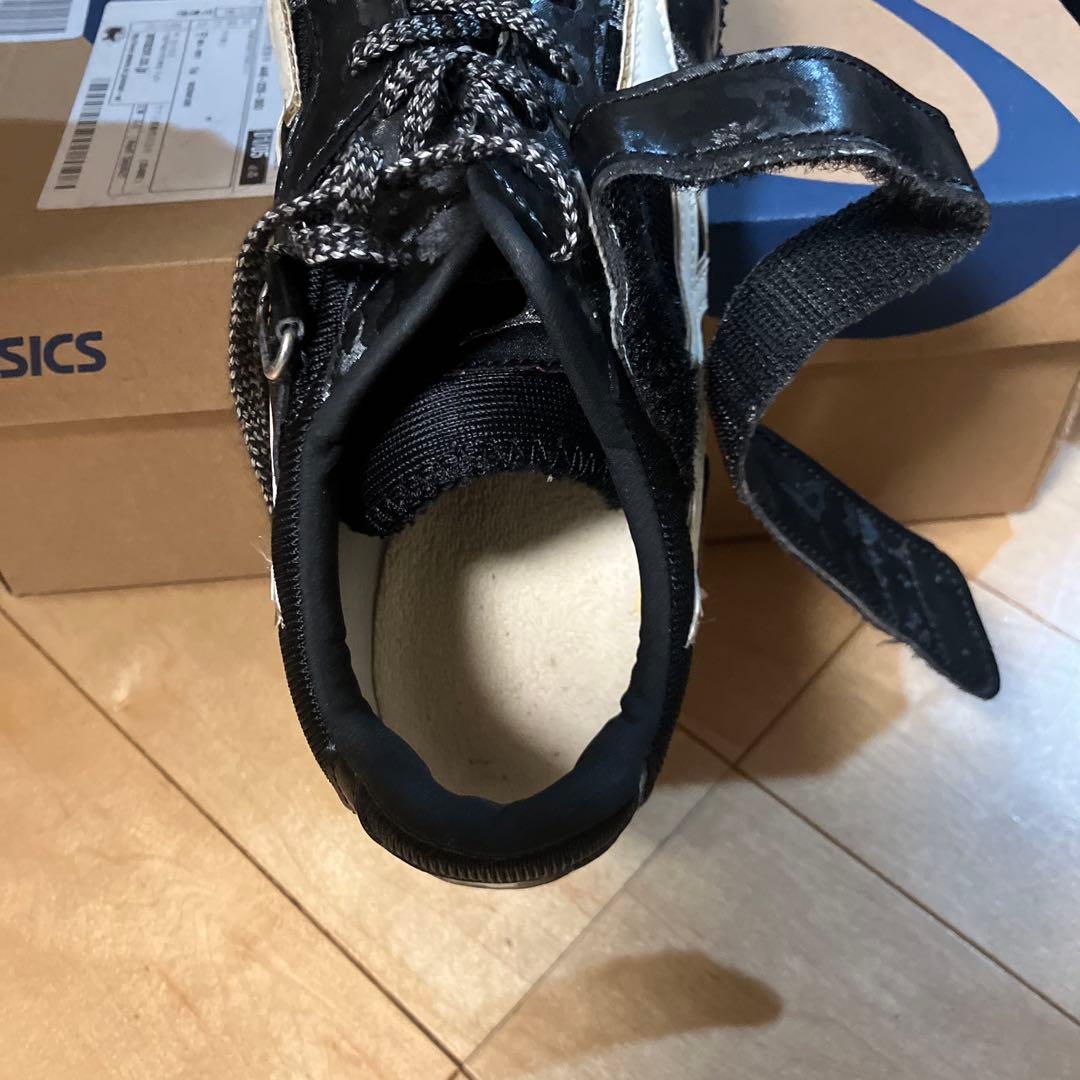 高跳び用スパイク。 Mizuno ブラック スパイクシューズ ピンの長さ　7㍉