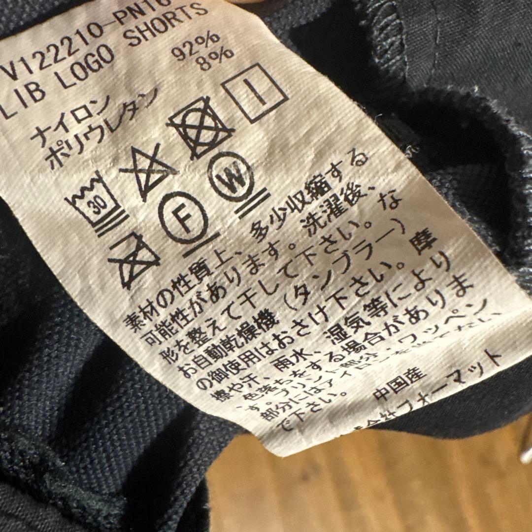 V12 ショートパンツ Lサイズ　ブラック