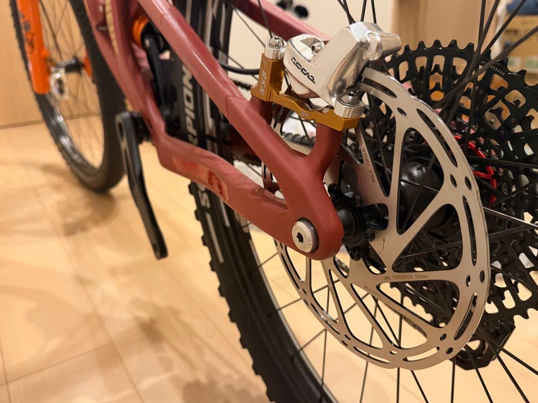 SANTA CRUZ 5010 CC Size M 未使用近い