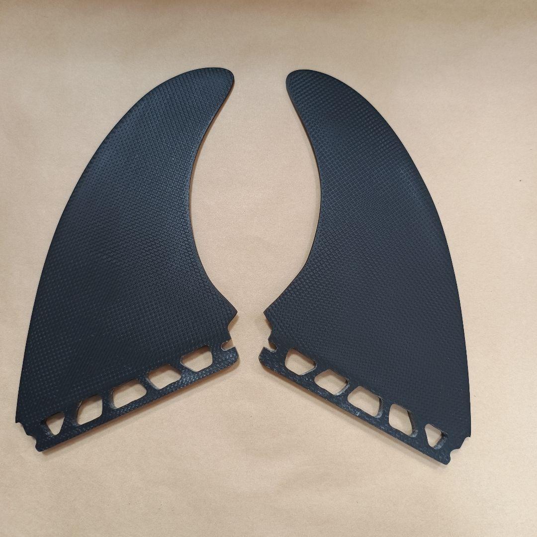 ツインフィン　フューチャーフィン対応　ファイバーグラス製　6オンス