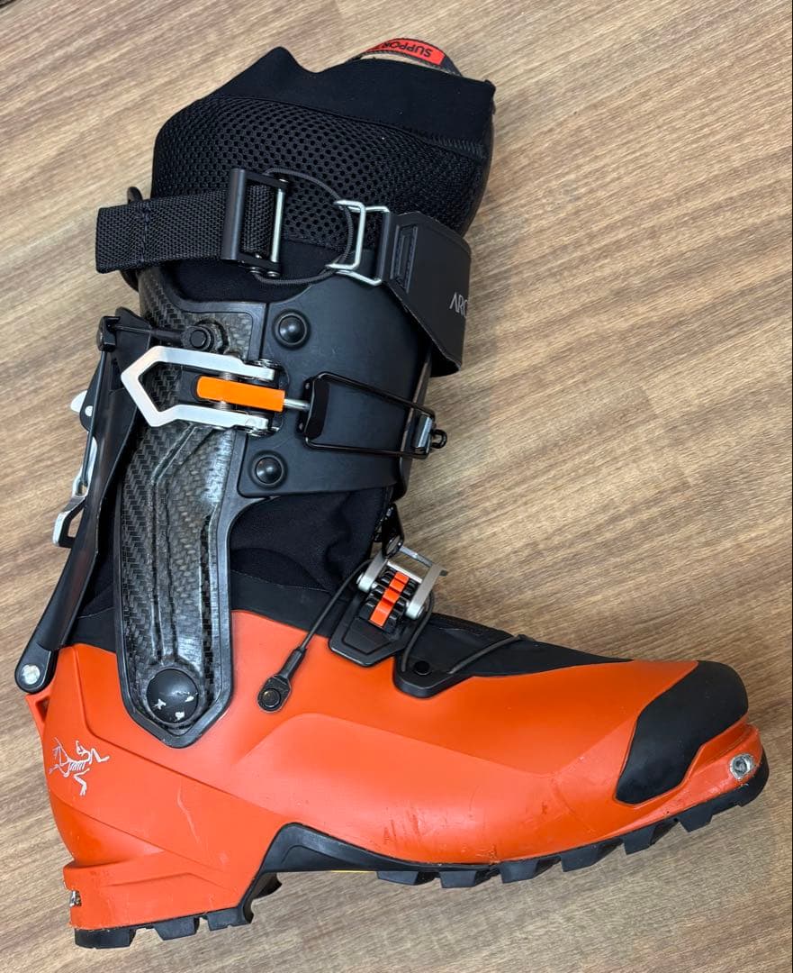 【新品未使用】Arc’teryx Procline Carb 25.5