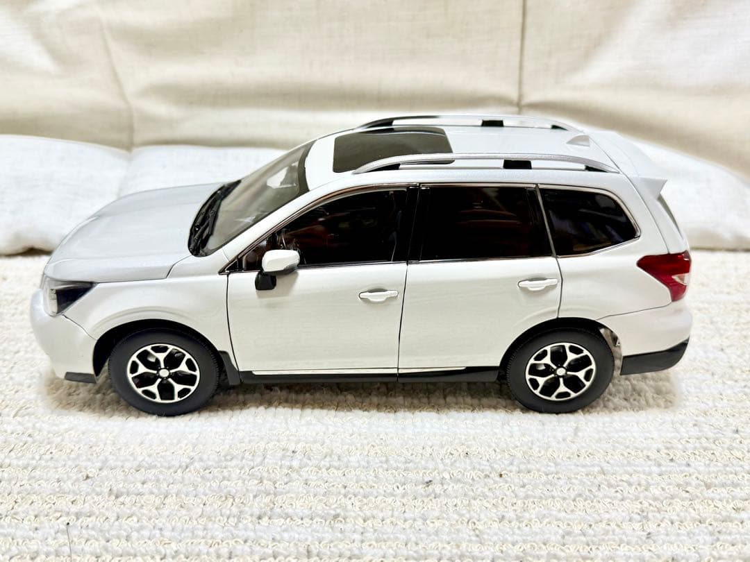 【週末お値下げ】PAUDI 1/18 スバル フォレスター XT