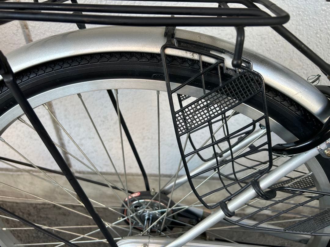後タイヤ、鍵が新品　２６ママチャリ手渡のみ名古屋市中村区北区配送無料その他は有料