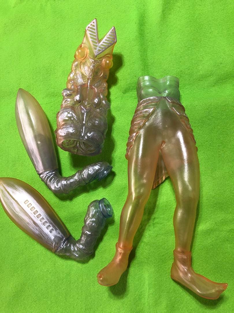 【値下げしました！】バルタン星人　ビックソフビ　クリアカラー　ウルトラマン　怪獣