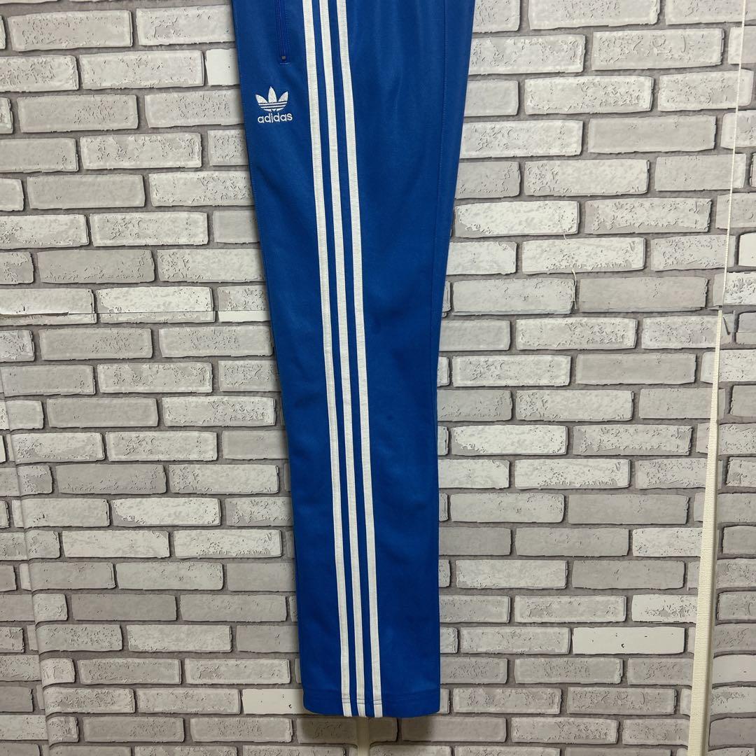 《大人気》adidas originals ☆ジャージパンツ 刺繍ロゴ M 青