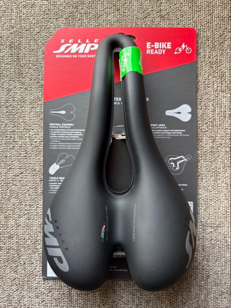 （未使用）SELLE SMP サドル TRK MEDIUM BLACK MATT