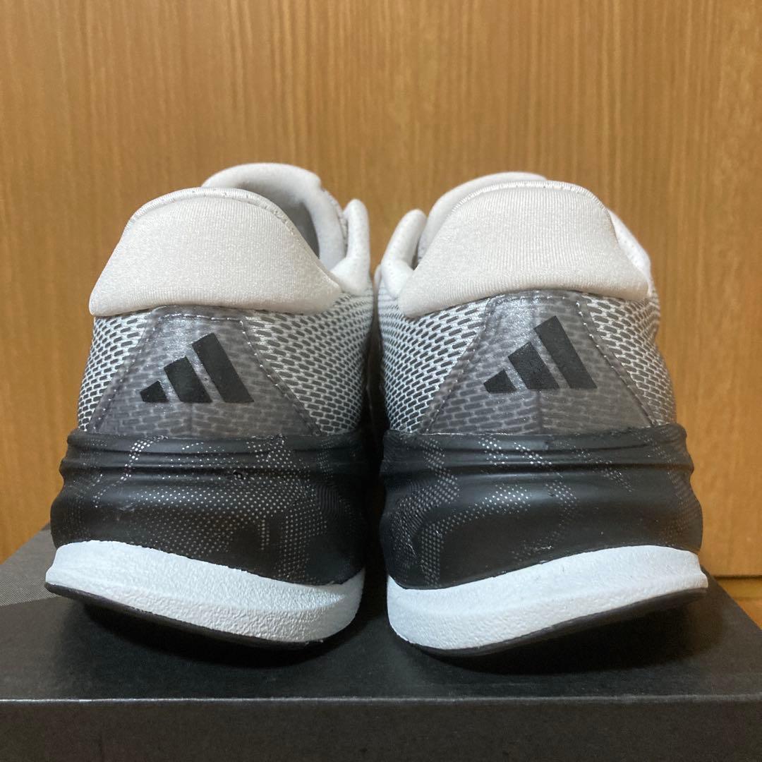 新品　アディダス ランニングシューズ　スーパーノヴァ ライズM 25cm