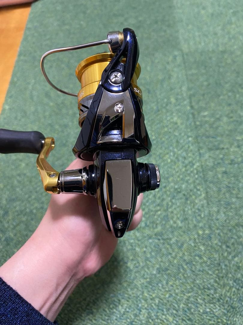 美品 SHIMANO ナスキー C2000HGS 箱付 ほぼ未使用