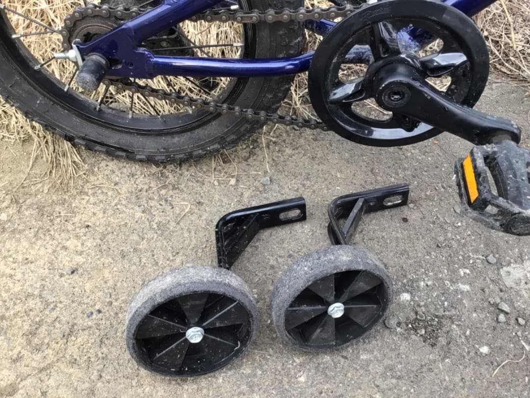 ヨツバサイクル自転車 14インチ 補助輪有り