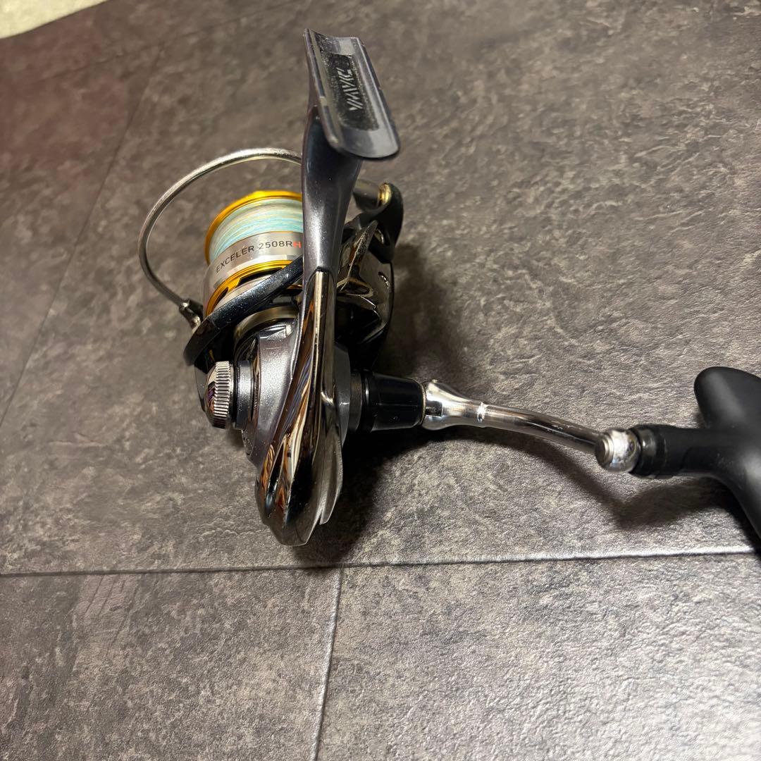 DAIWA ダイワ 17エクセラー 2508RH スピニングリール 中古