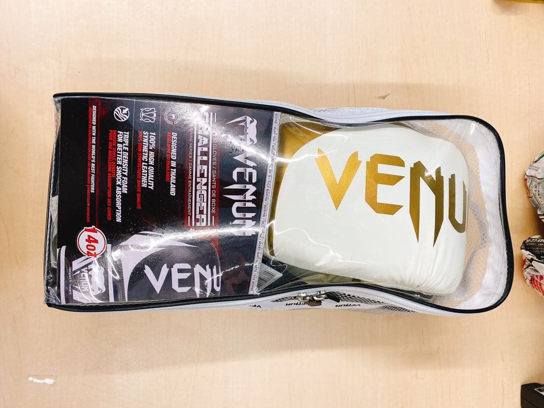 未使用 VENUM Challenger 2.0 ボクシンググローブ 14oz