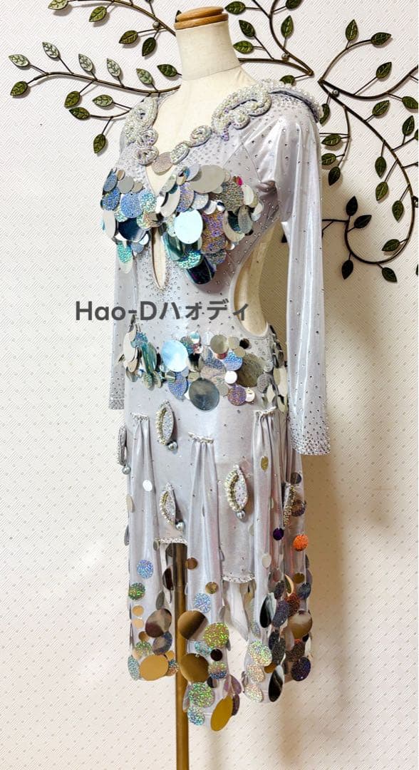 新品★ラテンドレス★SM〜M★社交ダンス★シルバー★スパンコール★競技会