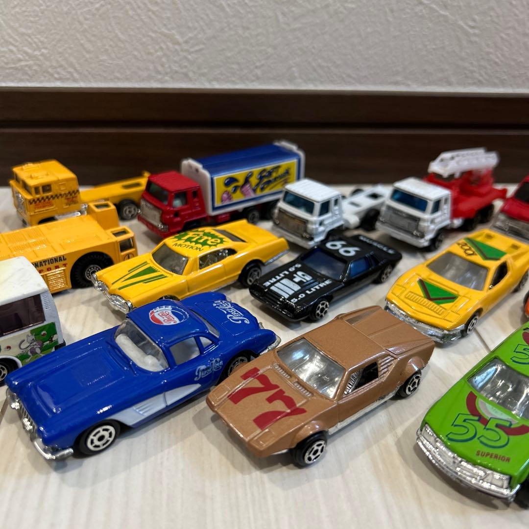 ミニカー 22台セット 多様なデザイン　トミカ　ウェリー　マジョレット