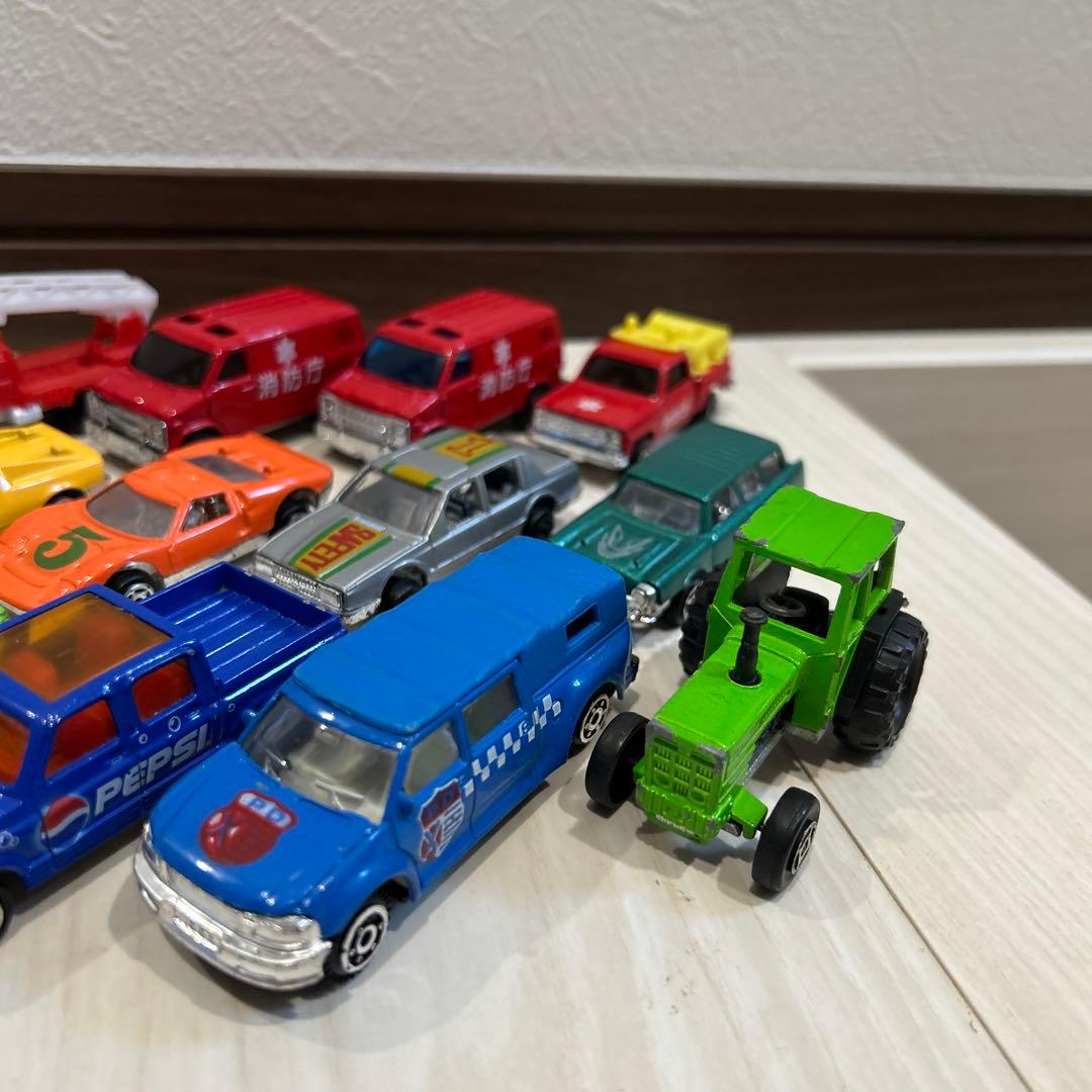 ミニカー 22台セット 多様なデザイン　トミカ　ウェリー　マジョレット
