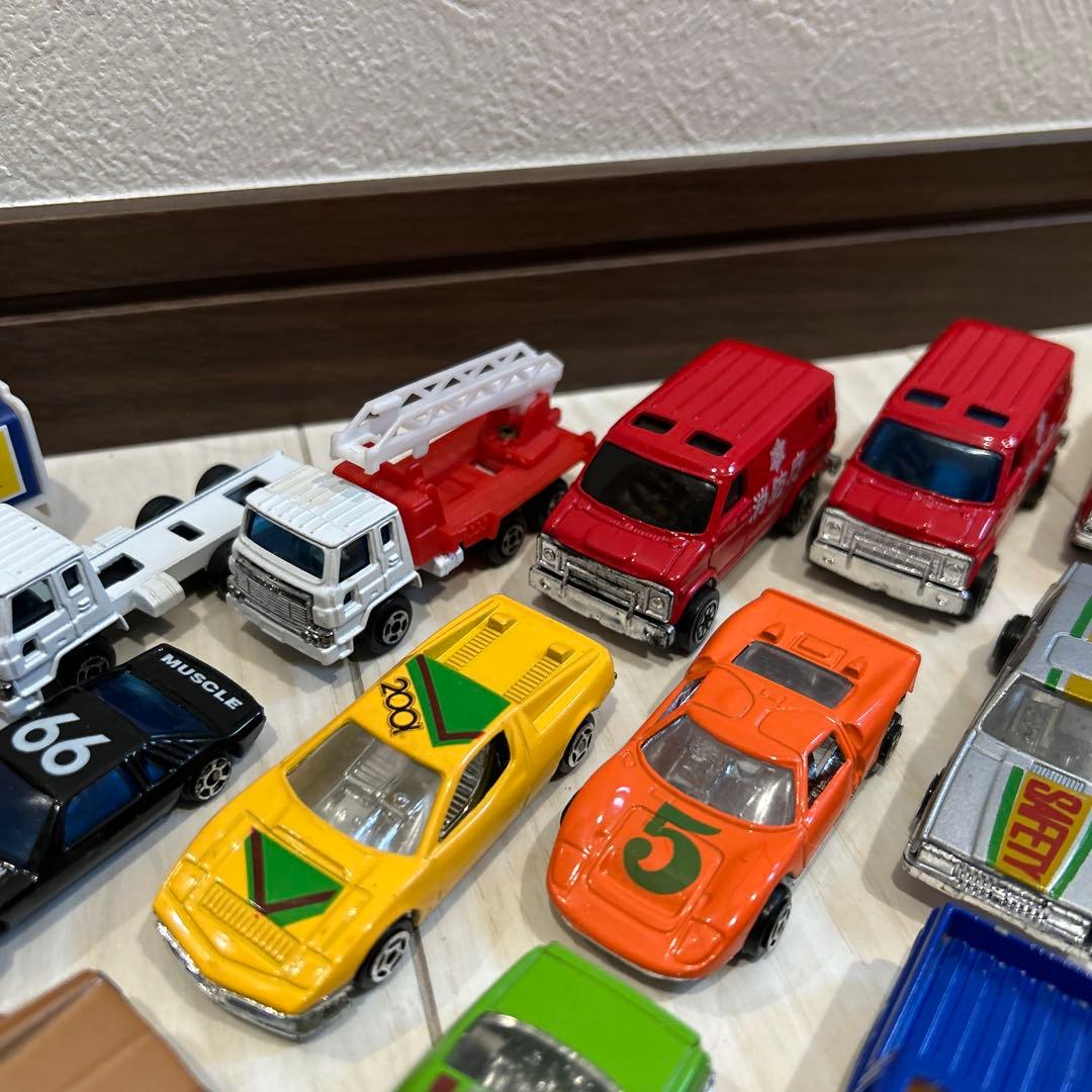 ミニカー 22台セット 多様なデザイン　トミカ　ウェリー　マジョレット