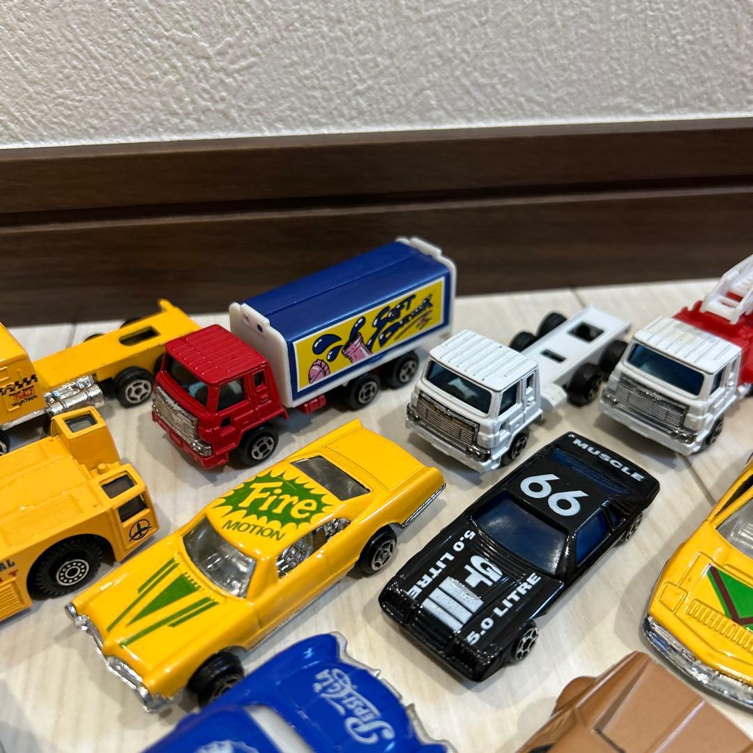 ミニカー 22台セット 多様なデザイン　トミカ　ウェリー　マジョレット