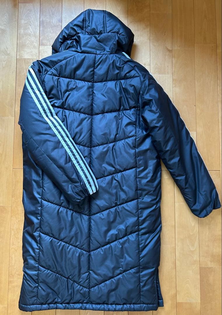 adidas フード付きベンチコート 160サイズ　ブラック　白のラインとロゴ