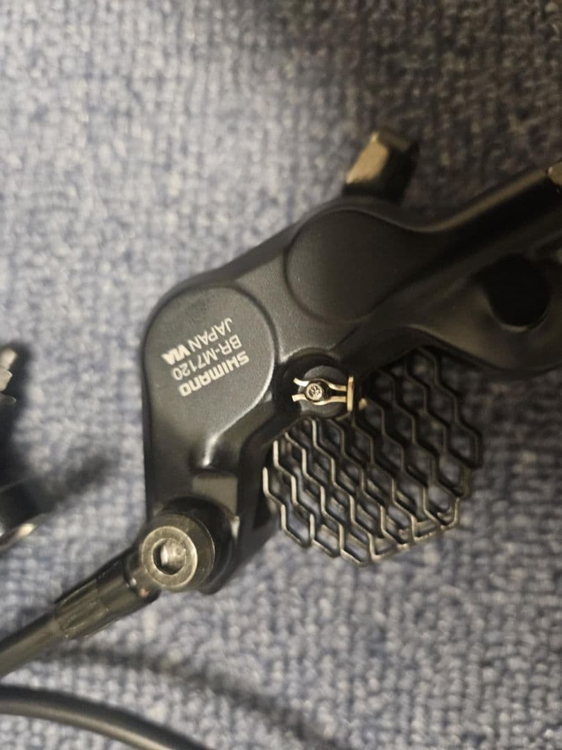Shimano Deore SLX 4 ピストン ブレーキ