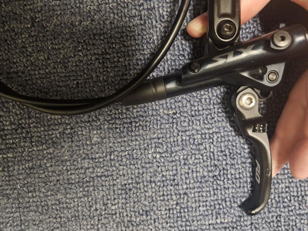 Shimano Deore SLX 4 ピストン ブレーキ