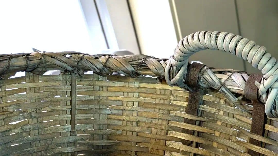 天然素材のハンドル付きバスケット昭和レトロ？大正？わらじ3足付