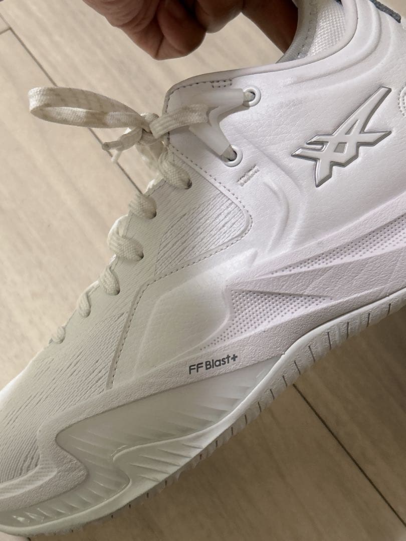シューズ(男性用) ASICS NOVA SURGE