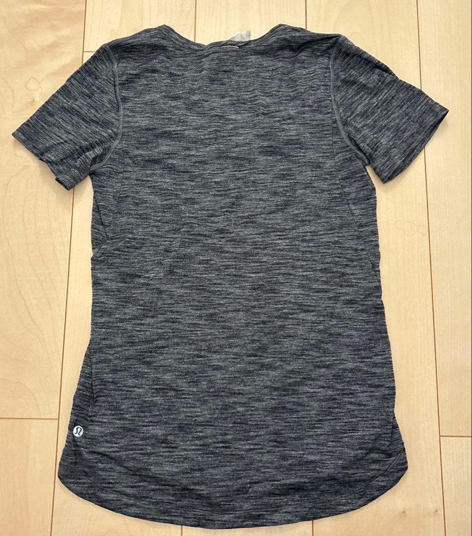 美品　ルルレモン　Lululemon トップス　サイズ4 グレー系