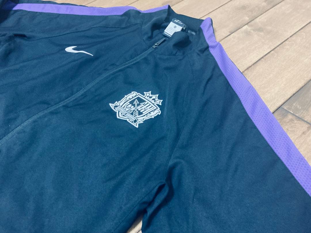 サンフレッチェ広島NIKE ウォーマータイプ週末特別セール30%オフお見逃しなく