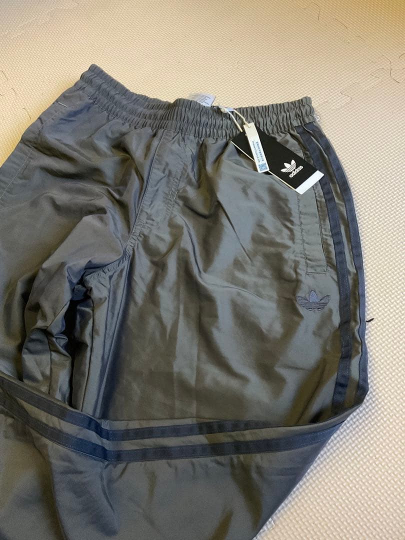 adidas オリジナルス　トラックウインドパンツ -S