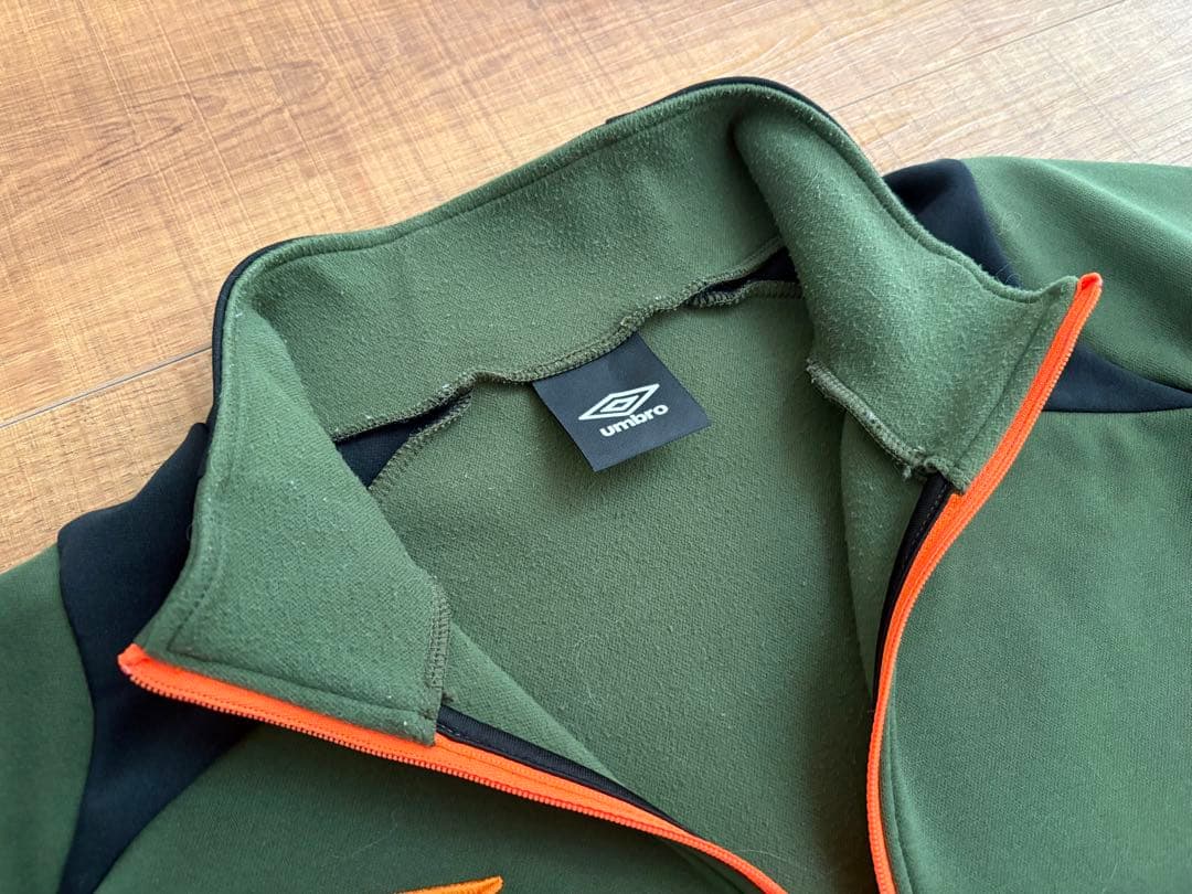 【美品】umbro メンズ暖かフリース ハーフジップ　ハイネック　ジャージ　L
