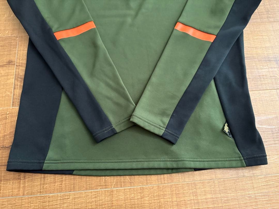【美品】umbro メンズ暖かフリース ハーフジップ　ハイネック　ジャージ　L