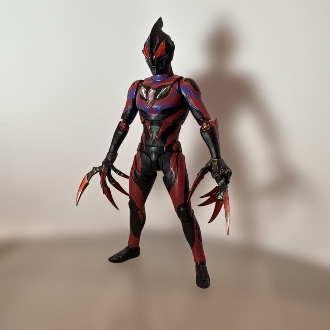ジードダークネス　S.H.フィギュアーツ　カイザーベリアル