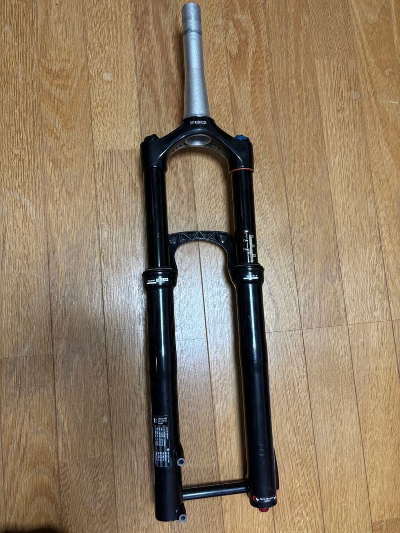 パーツ ROCKSHOX REVELATION RC3 27.5