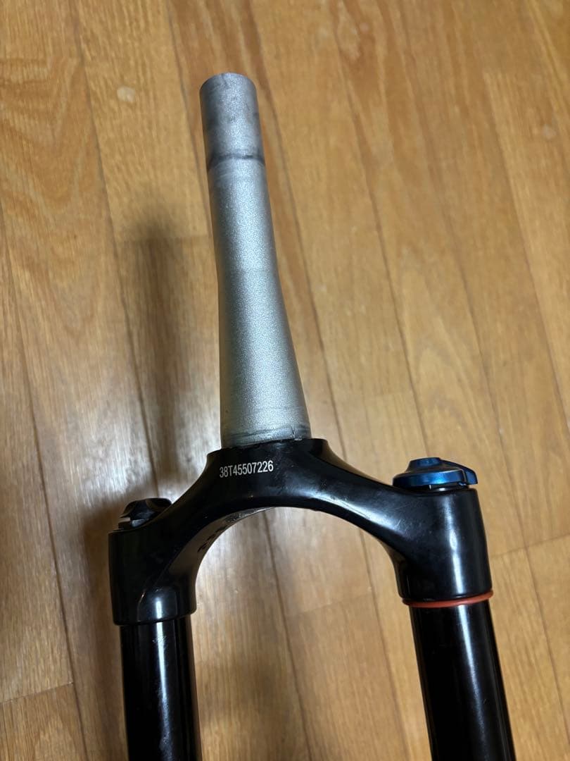 パーツ ROCKSHOX REVELATION RC3 27.5