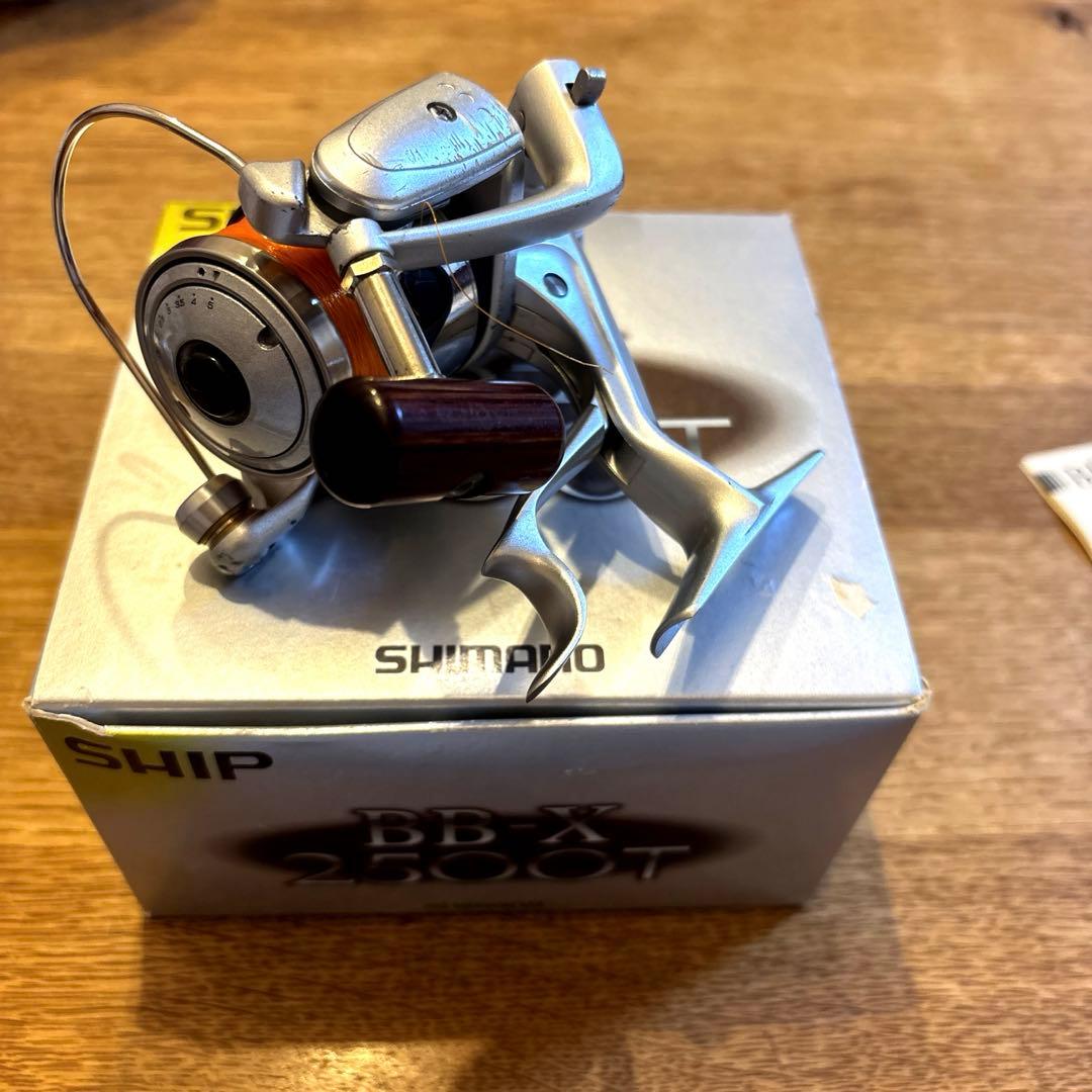 シマノ BB-X 2500 T 2つ　替スプール3個付き　未使用糸巻　新品糸付