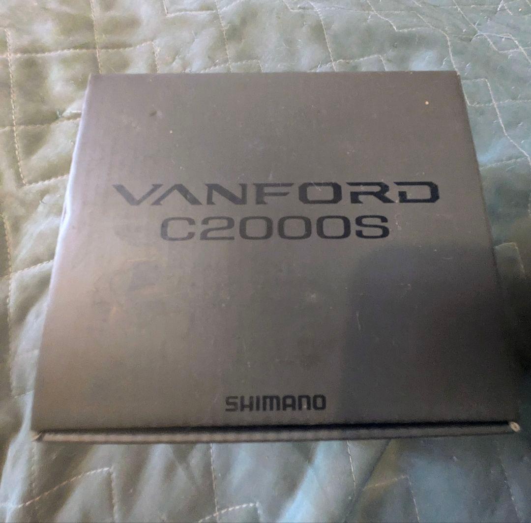 シマノ24ヴァンフォード C2000S 　殆ど目立たない傷一箇所のみあり