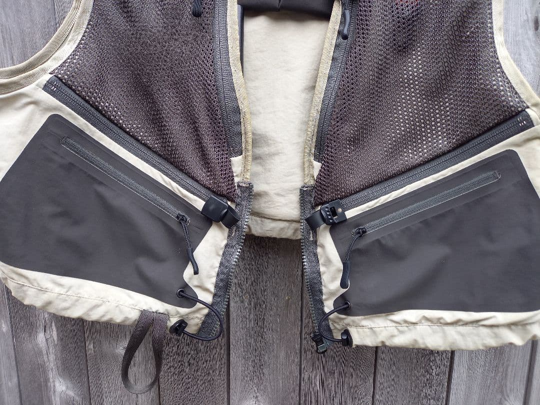 SIMMS シムス　フィッシングベスト L ITOCRAFTワッペン付き
