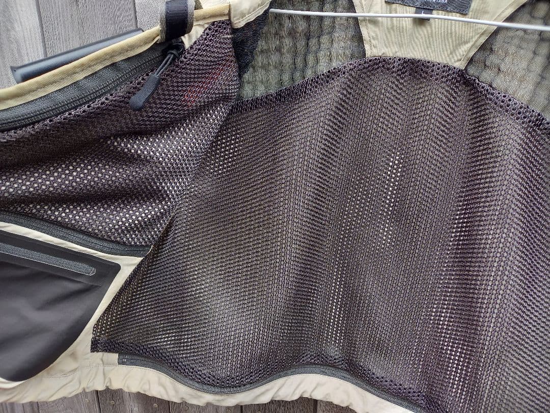 SIMMS シムス　フィッシングベスト L ITOCRAFTワッペン付き