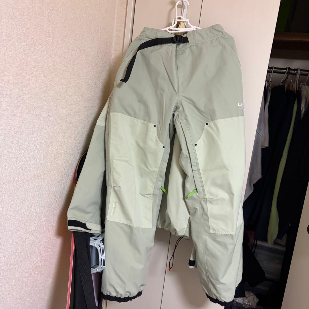 686×HUF コラボ スノーボードウェア 上下セット