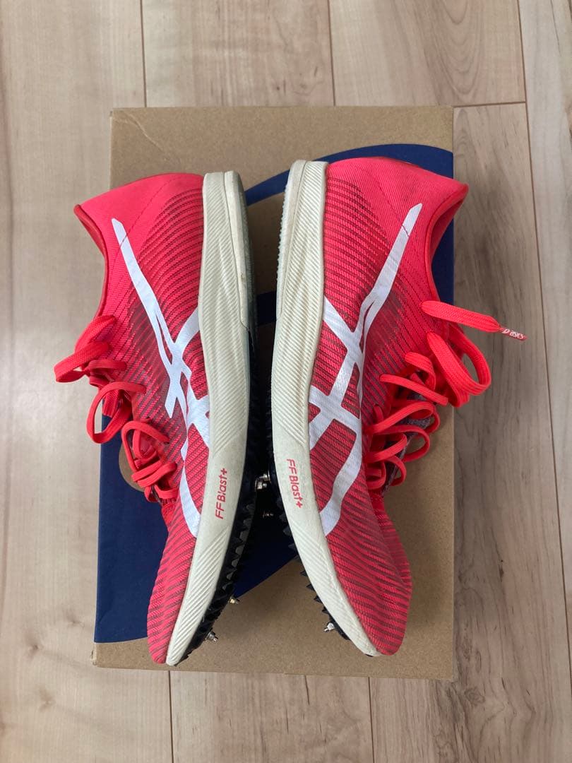 ASICS スパイクシューズ レッド