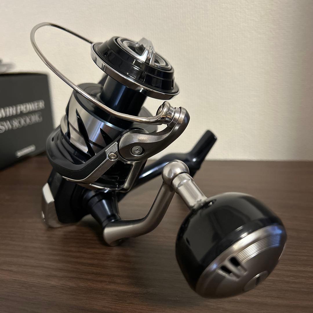 美品 21TWINPOWER SW 8000HG スピニングリール　ツインパワー