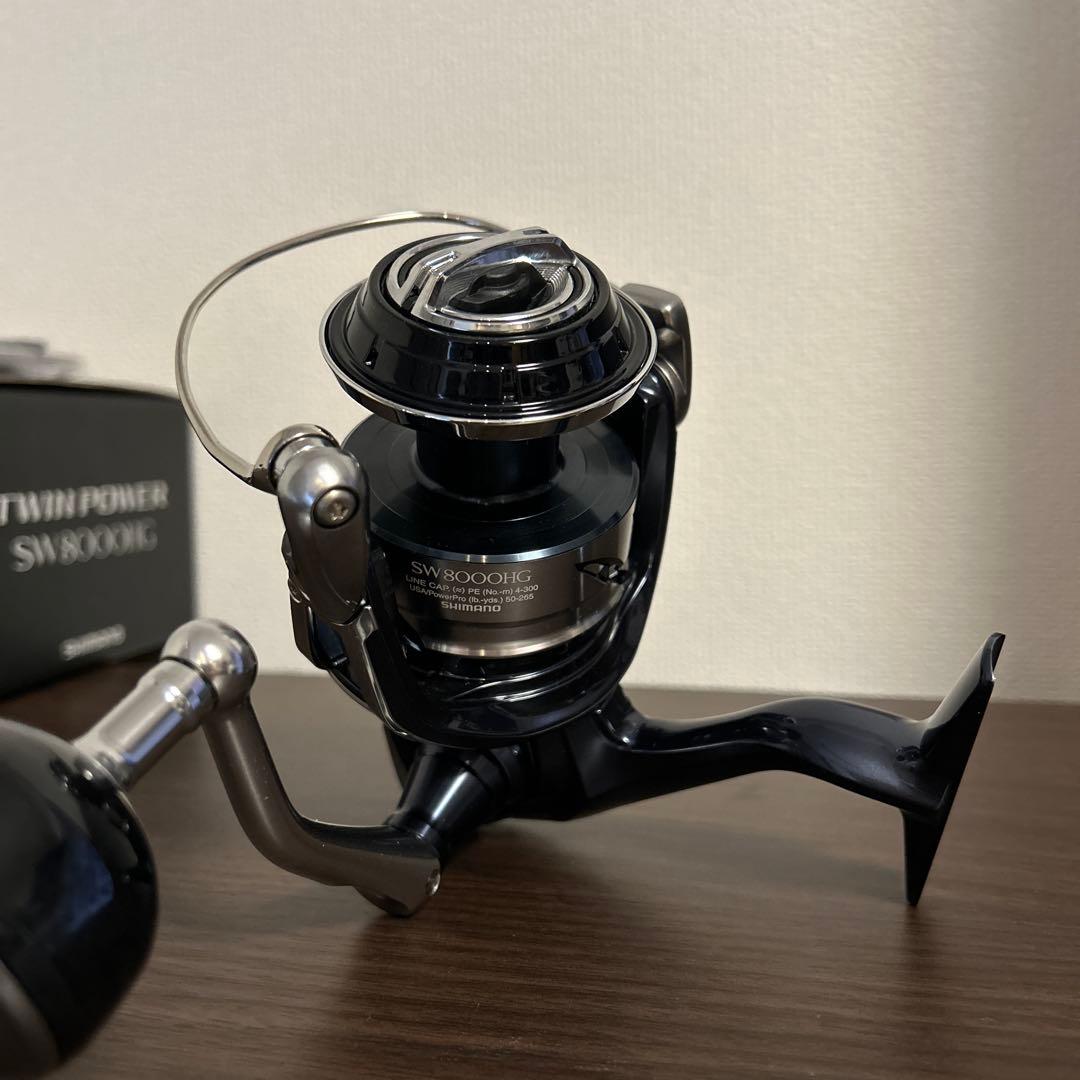 美品 21TWINPOWER SW 8000HG スピニングリール　ツインパワー