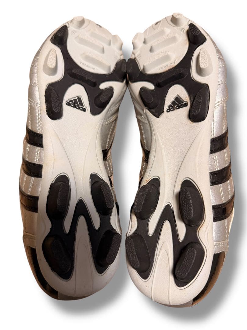 #adidas TRAXION TURF ターフ用 サッカーシューズ　フットサル