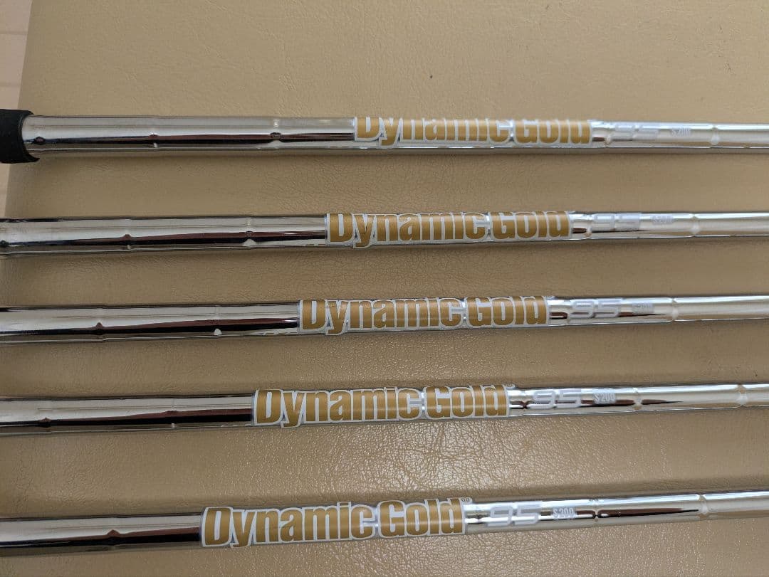 ゼクシオxアイアン5本（6-PW）DG95 S200